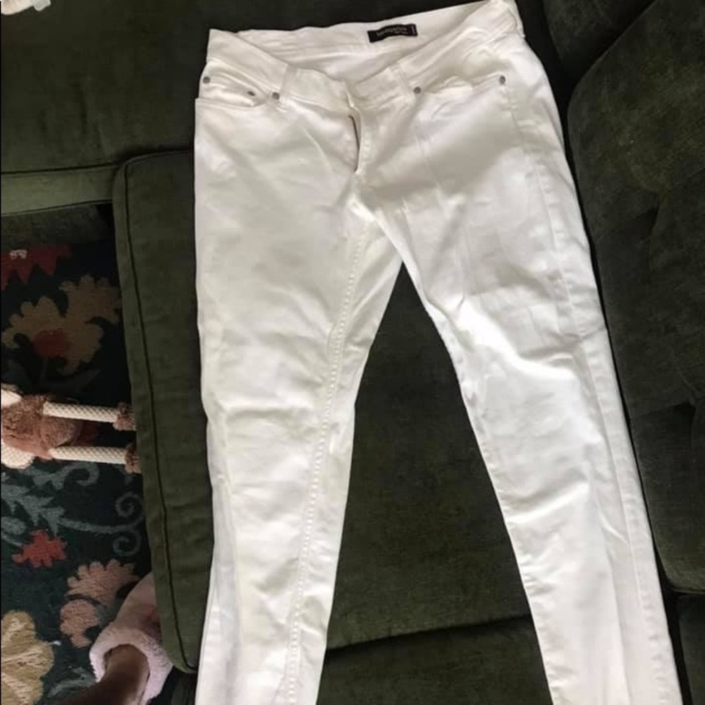 Levi White “Too Superlow” (11) 524 jeans.